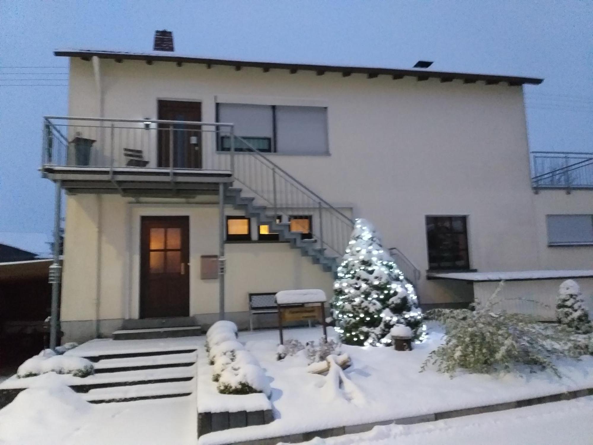 Apartment Zwei Schlafzimmer- Betten In Komforthoehe Baumholder Esterno foto